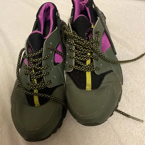 Nike youth huaraches size 6Y - Picture 2 of 7